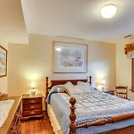 Charming Apartment With Yard And Beautiful Gardens!