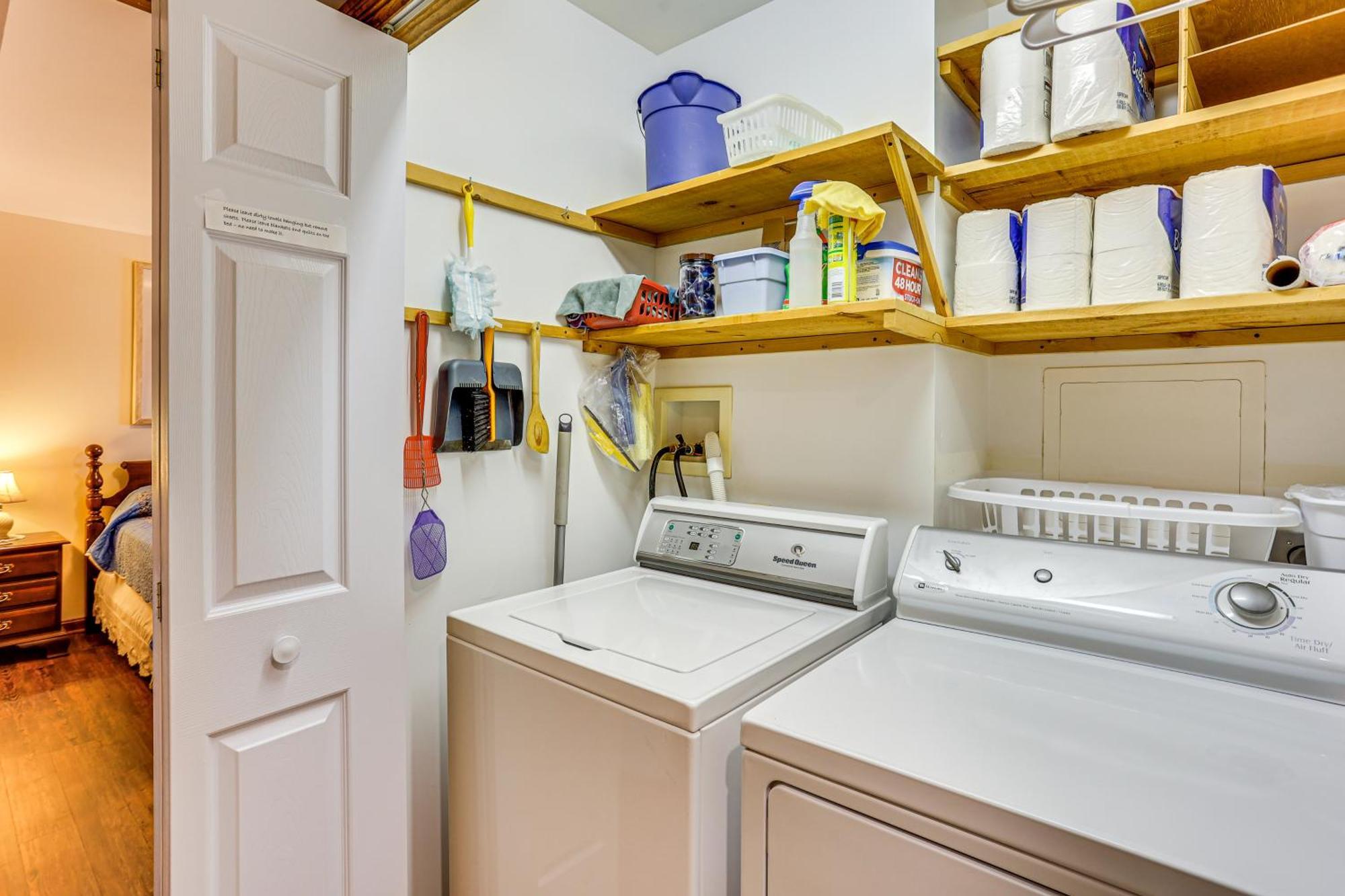 Apartamento Charming With Yard And Beautiful Gardens!